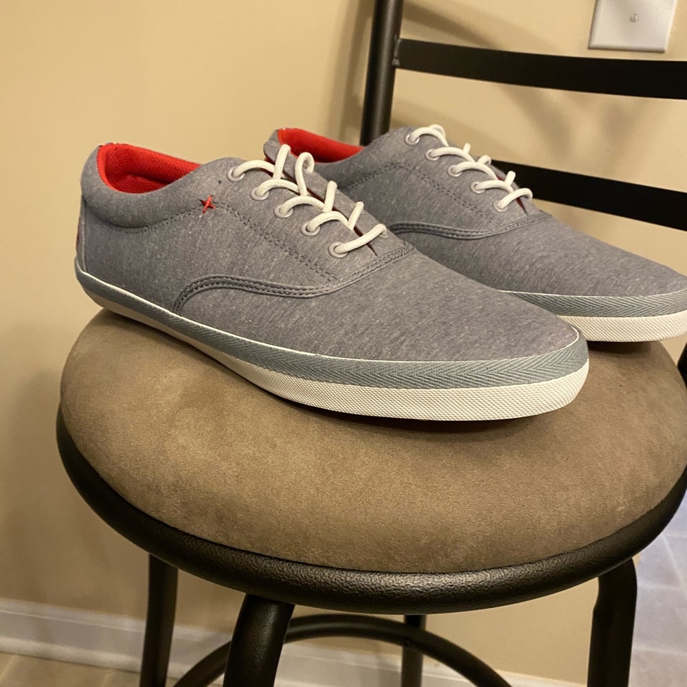 Original Penguin 10.5 shoes. Never worn.